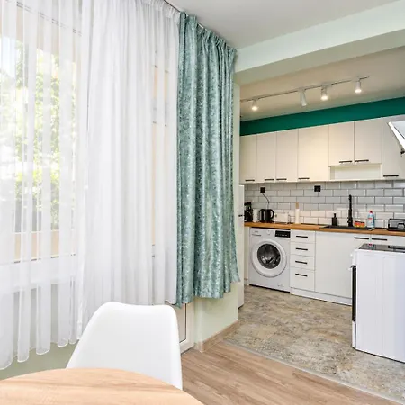 Апартамент 1 Min Walk To Main Street & 2bdr & Free Parking Сандански